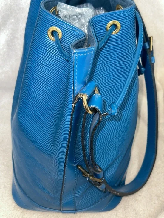Authentic Vintage Louis Vuitton Noe Blue Epi Leather Drawstring Shoulder Bag - Picture 3 of 15